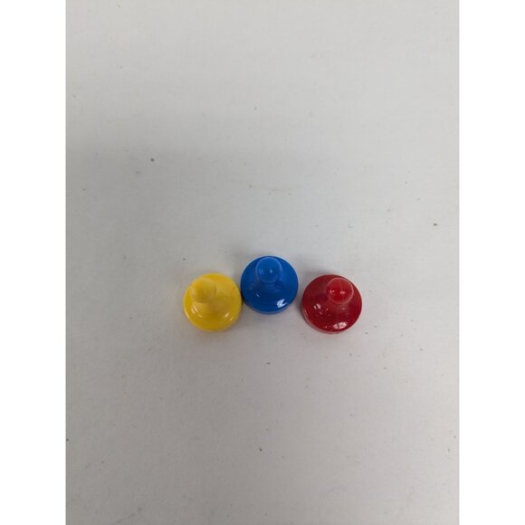 2005 Clue Mysteries Board Game Replacement Movers Tokens Pieces Set of 6 W Dice - Picture 2 of 4